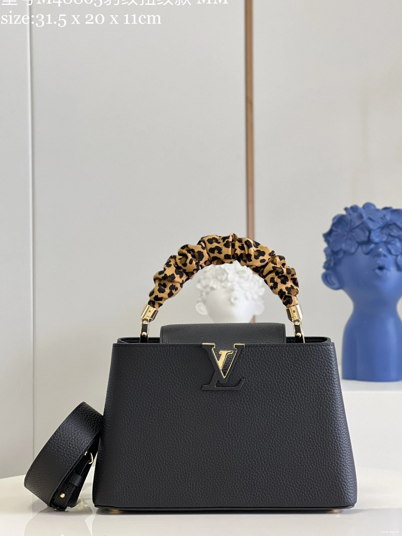 First bag LOUIS CAPUCINES VUITTON MM 0804